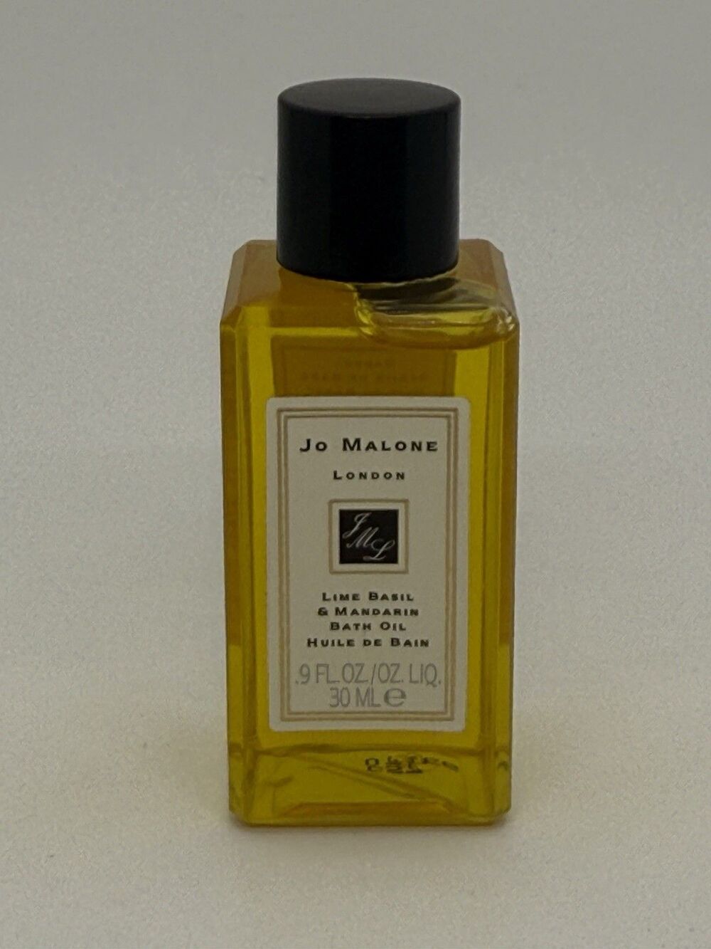 Jo Malone Lime Basil & Mandarin Bath Oil 30ml‎ Peppery basil, Amberwood Note New